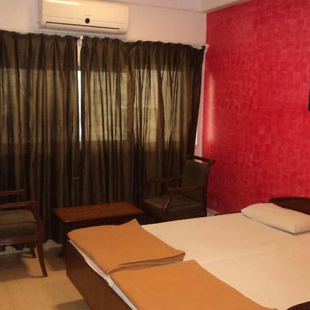 Benazeer Hotel Mumbai Dış mekan fotoğraf