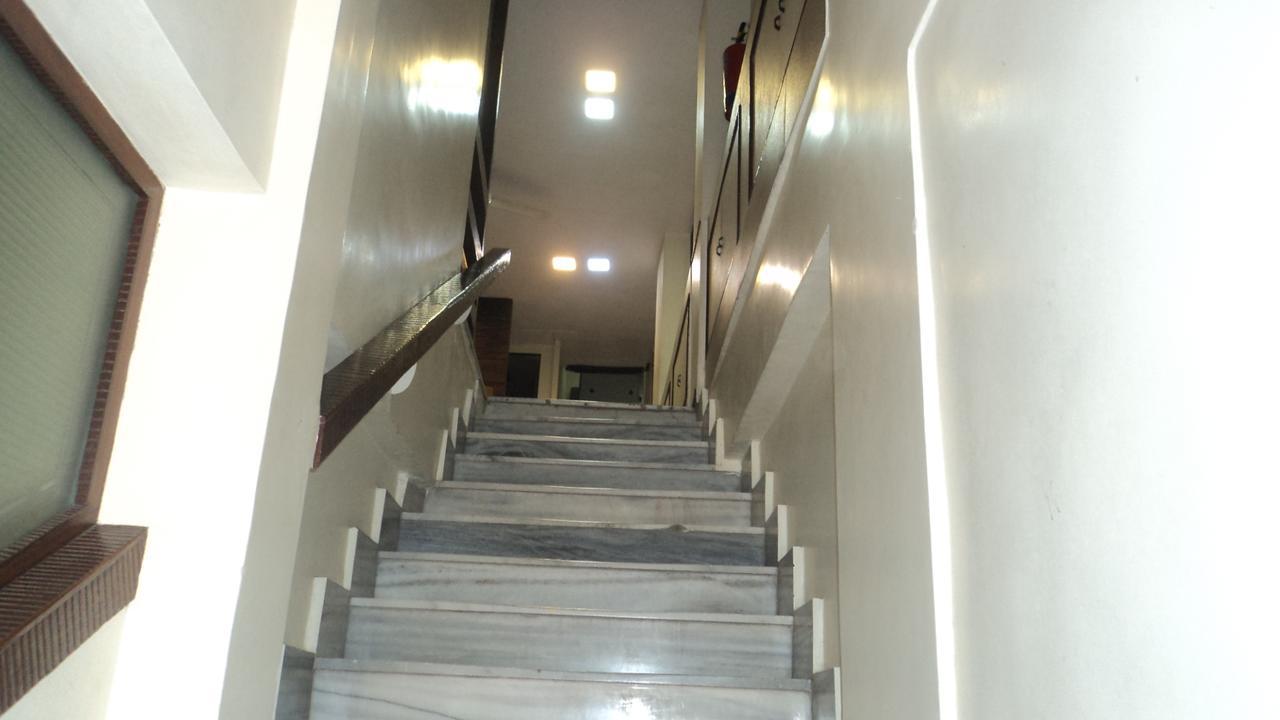 Benazeer Hotel Mumbai Dış mekan fotoğraf