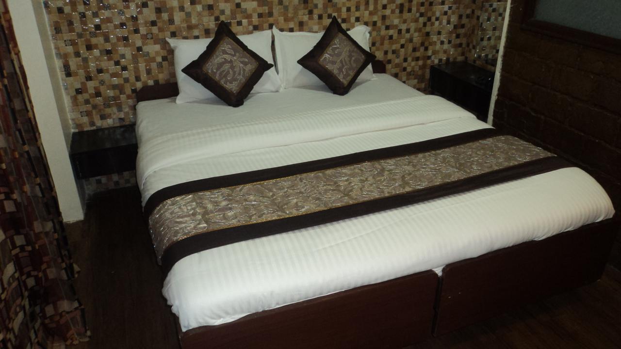 Benazeer Hotel Mumbai Dış mekan fotoğraf