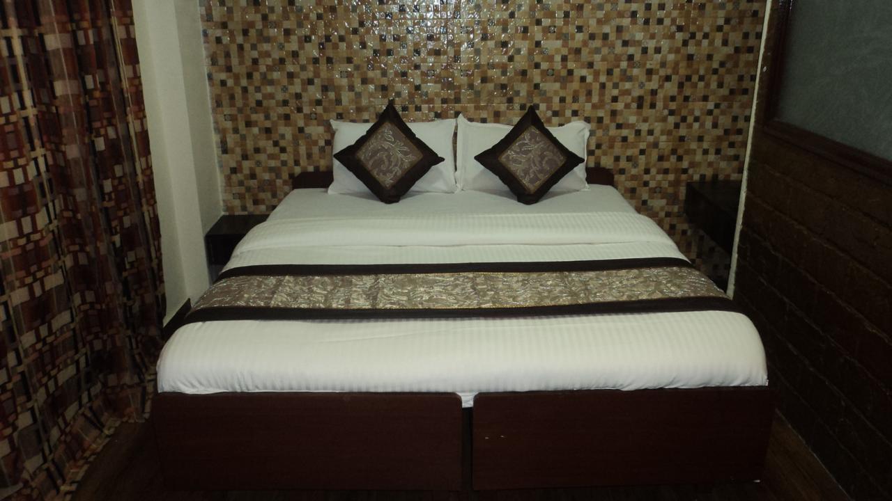 Benazeer Hotel Mumbai Dış mekan fotoğraf