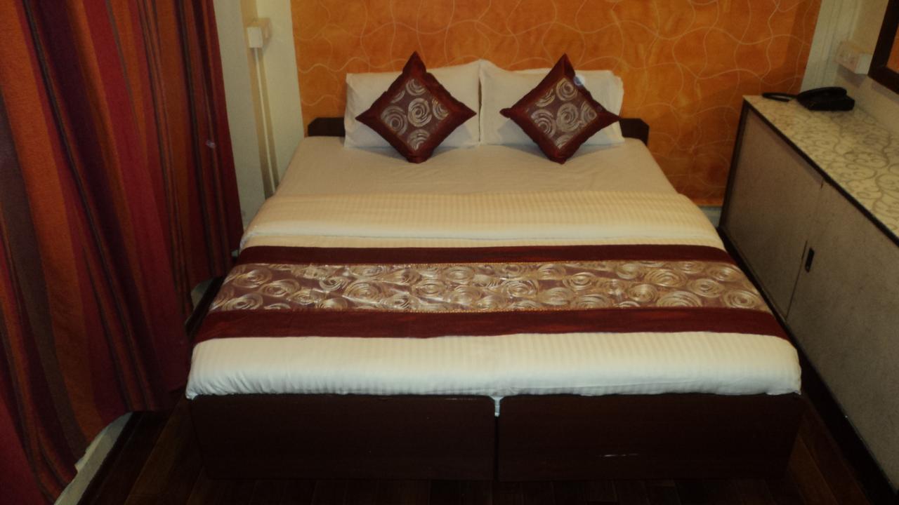 Benazeer Hotel Mumbai Dış mekan fotoğraf