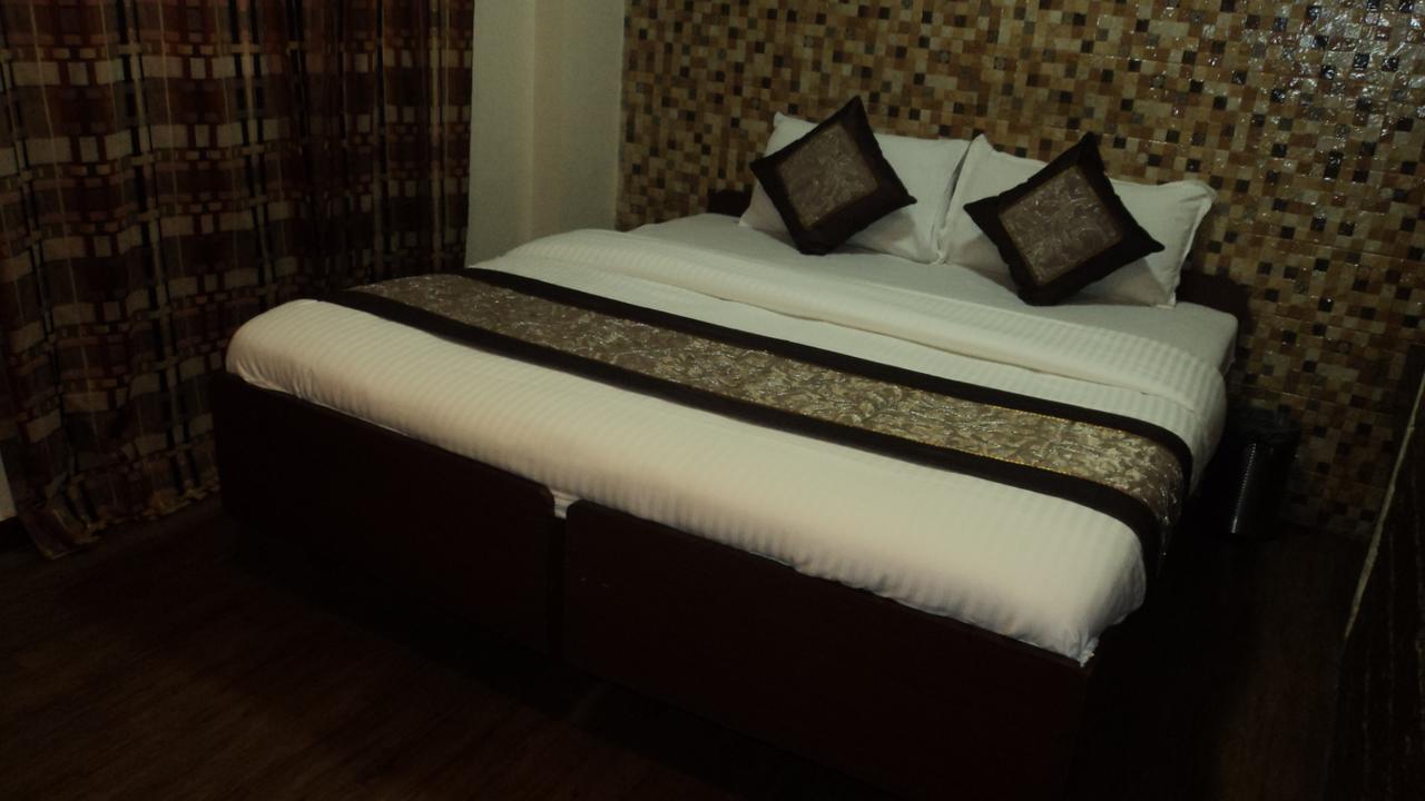 Benazeer Hotel Mumbai Dış mekan fotoğraf
