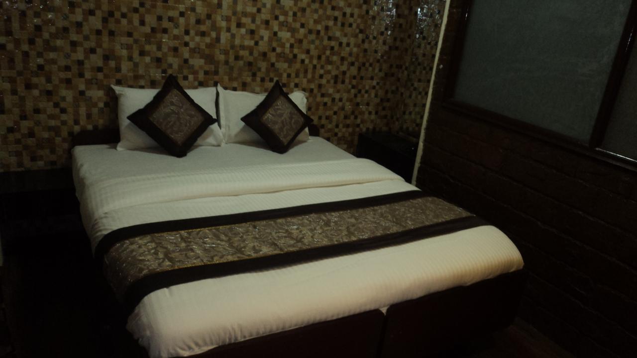 Benazeer Hotel Mumbai Dış mekan fotoğraf