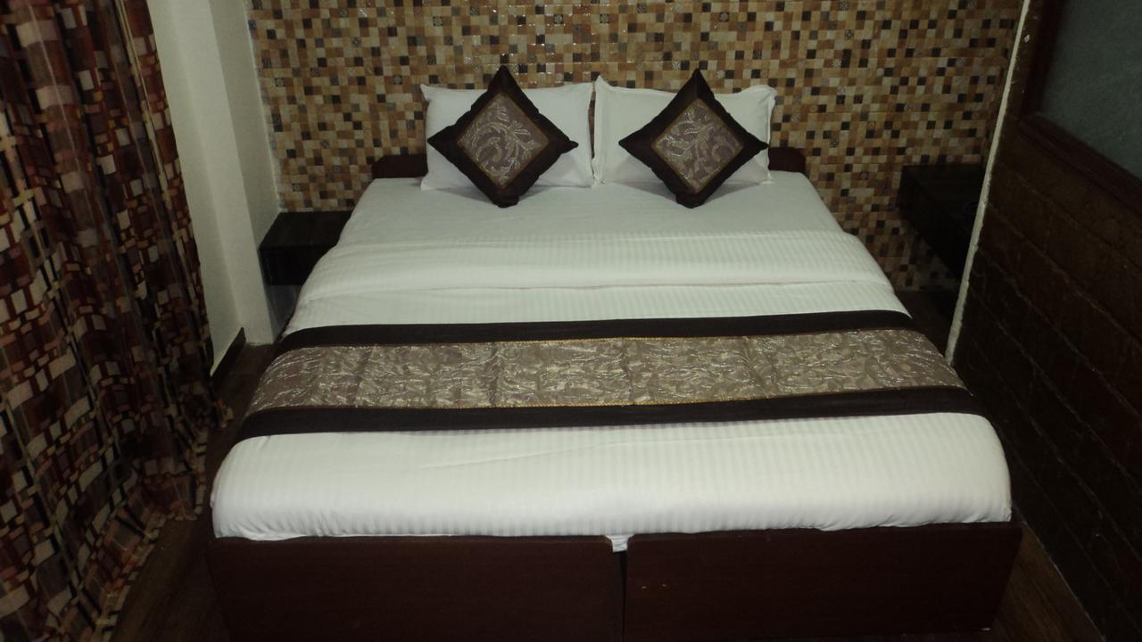 Benazeer Hotel Mumbai Dış mekan fotoğraf