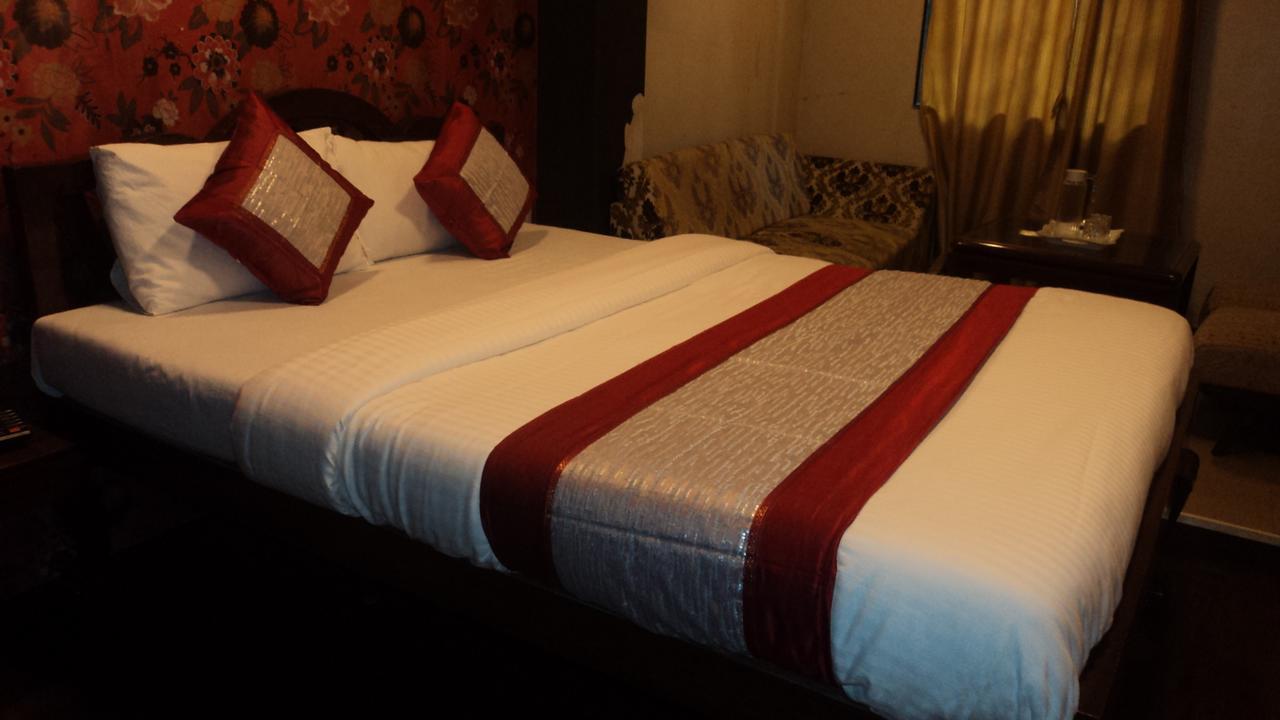 Benazeer Hotel Mumbai Dış mekan fotoğraf