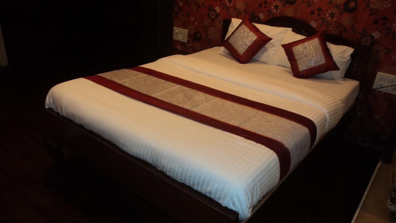 Benazeer Hotel Mumbai Dış mekan fotoğraf