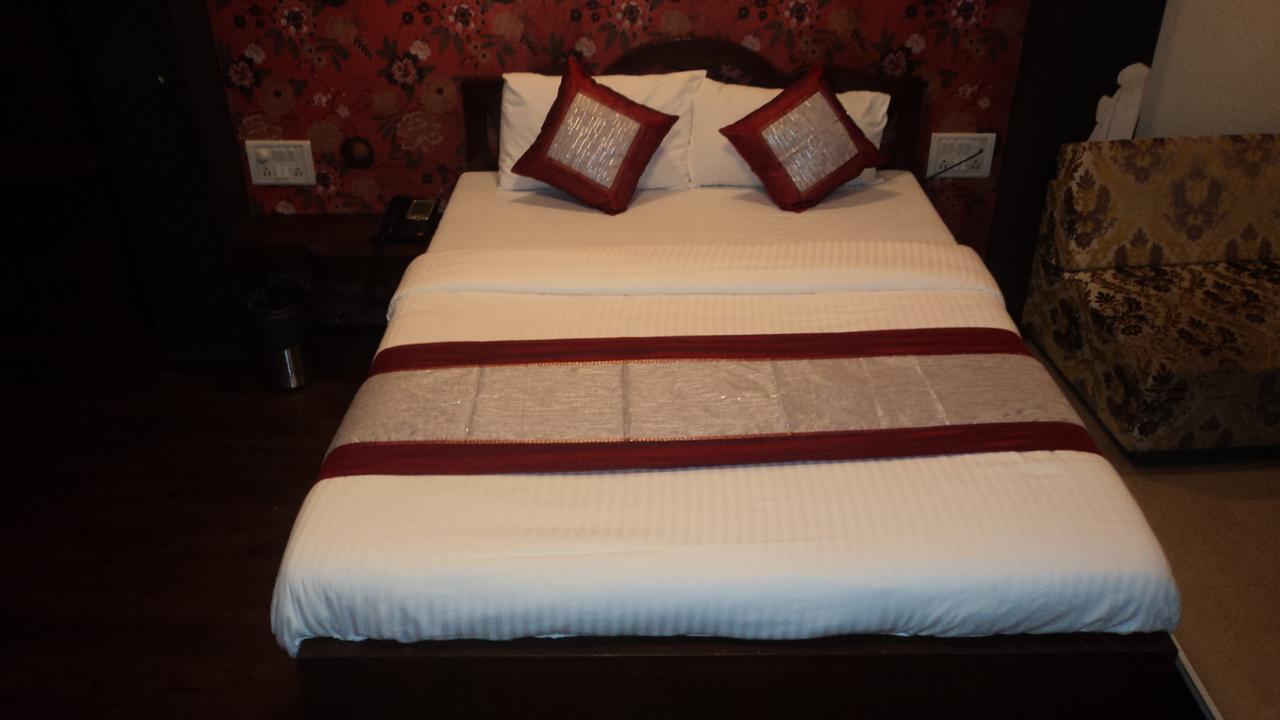 Benazeer Hotel Mumbai Dış mekan fotoğraf