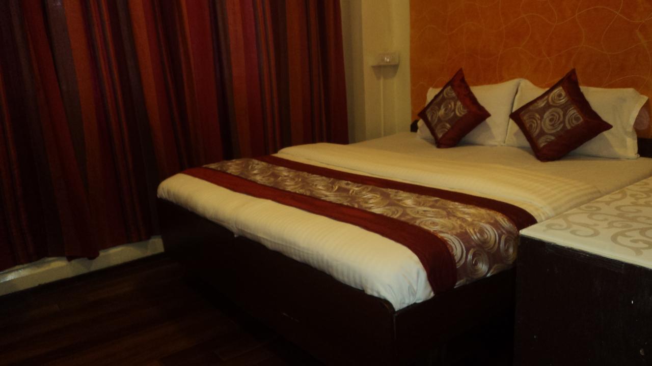 Benazeer Hotel Mumbai Dış mekan fotoğraf