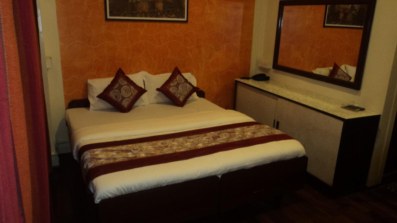 Benazeer Hotel Mumbai Dış mekan fotoğraf
