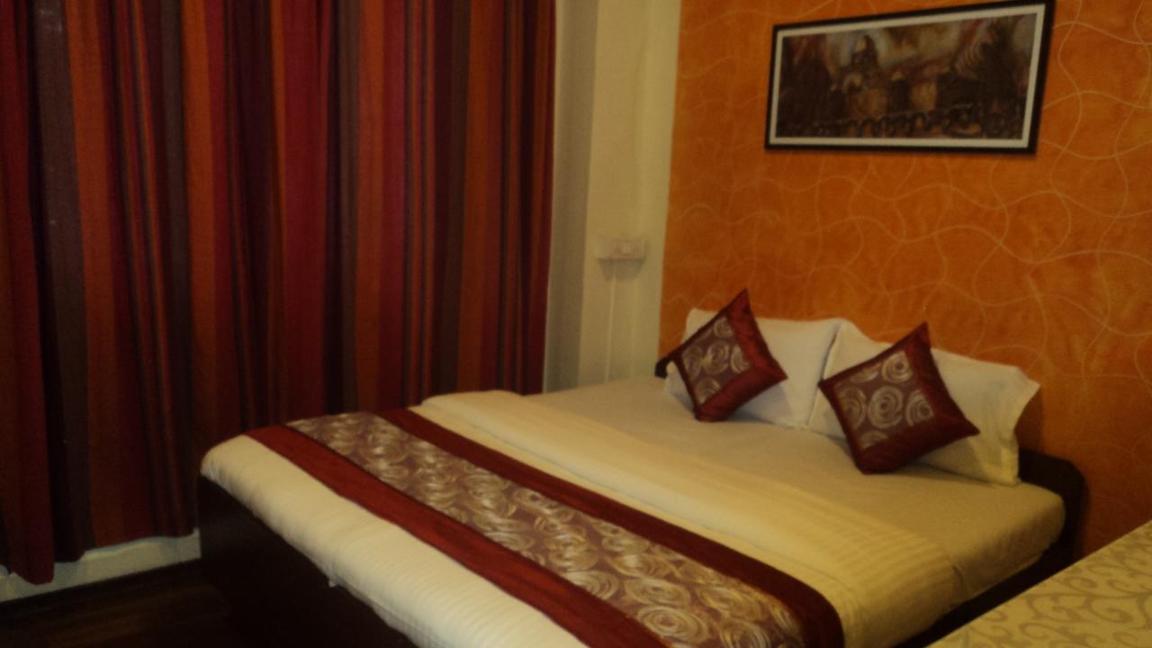 Benazeer Hotel Mumbai Dış mekan fotoğraf