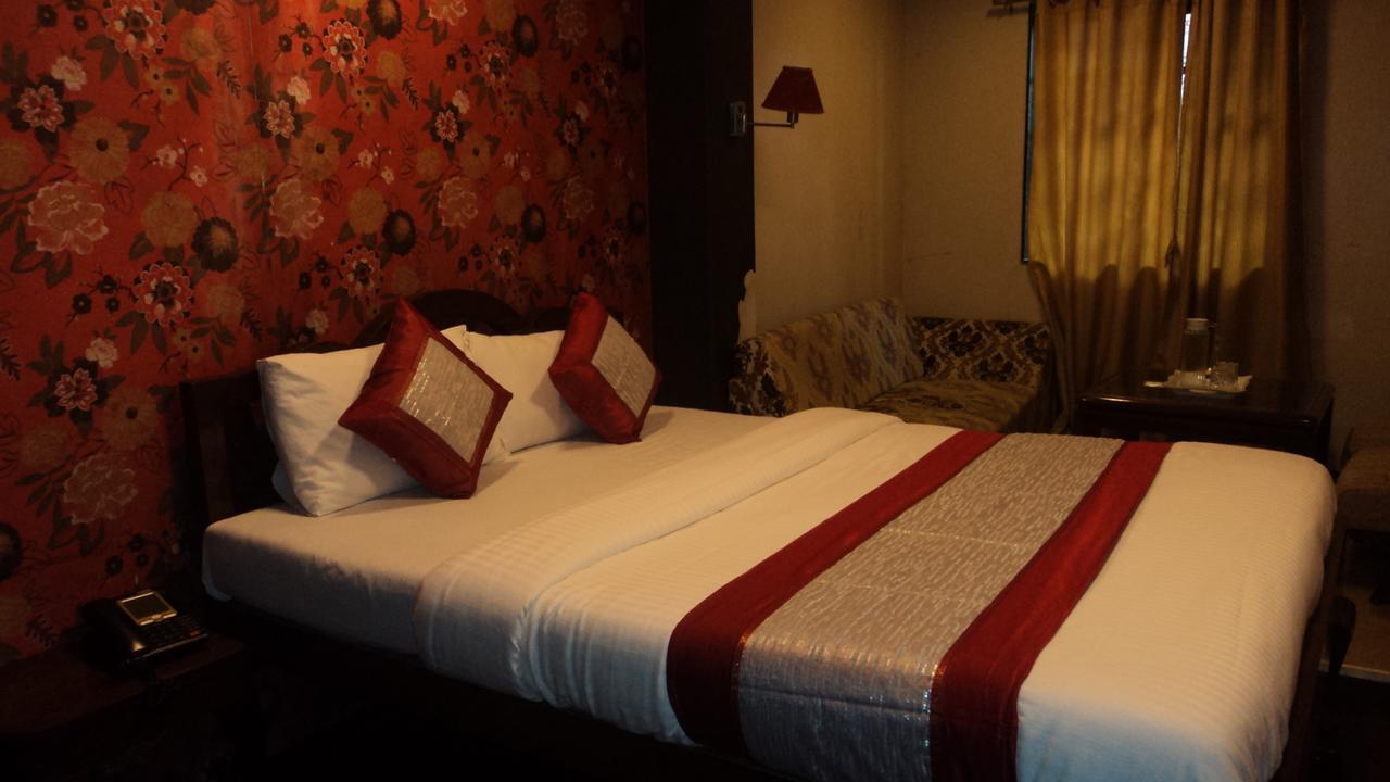 Benazeer Hotel Mumbai Dış mekan fotoğraf