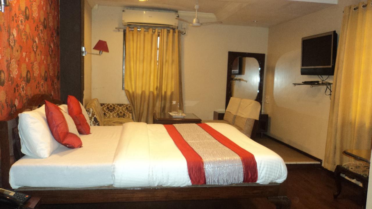 Benazeer Hotel Mumbai Dış mekan fotoğraf