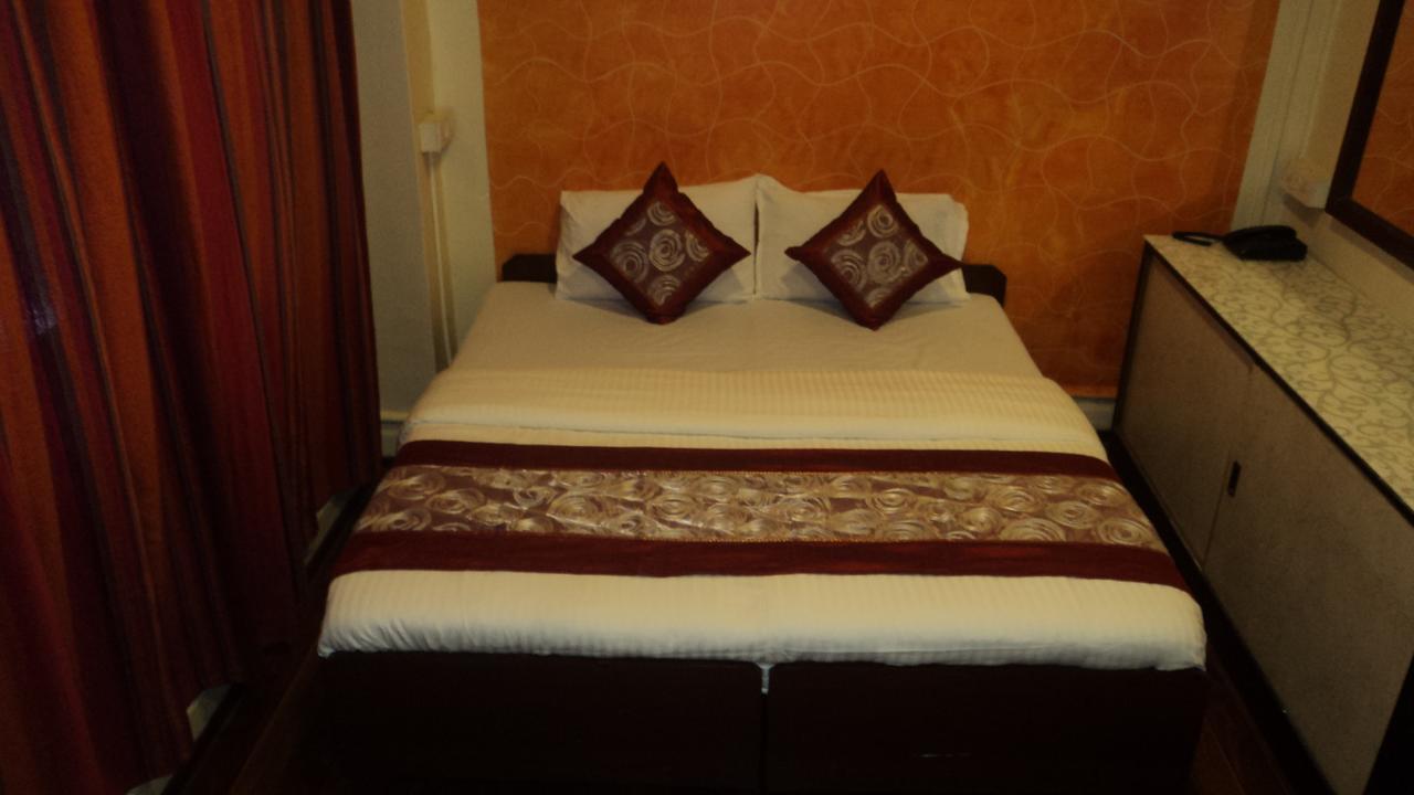 Benazeer Hotel Mumbai Dış mekan fotoğraf