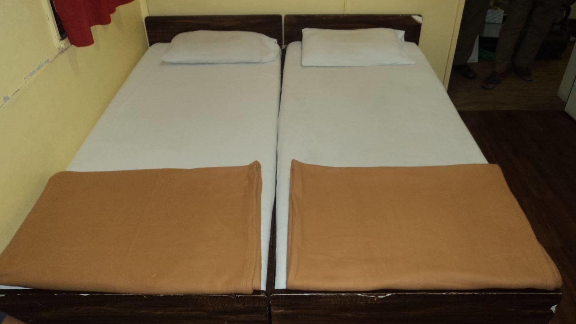 Benazeer Hotel Mumbai Dış mekan fotoğraf