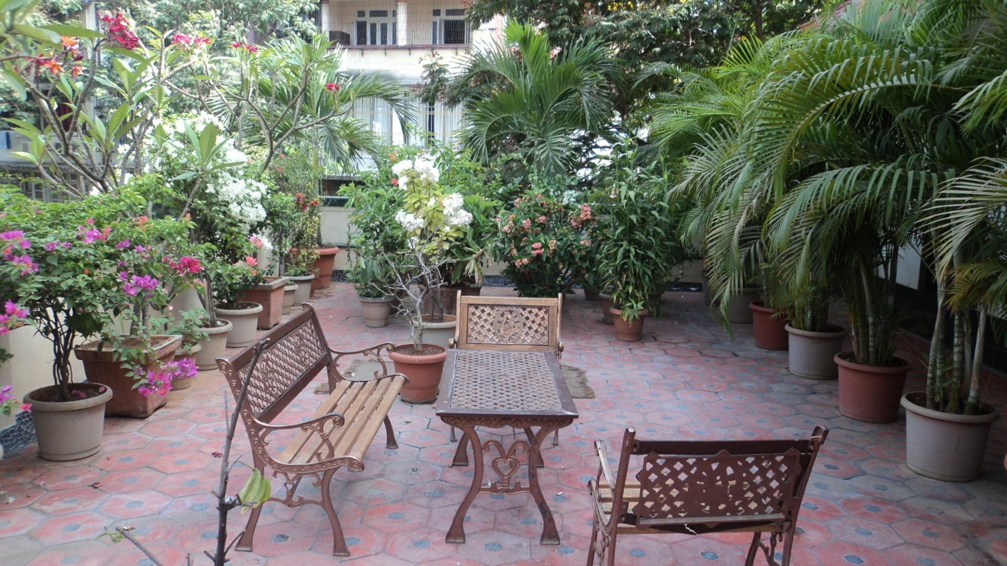 Benazeer Hotel Mumbai Dış mekan fotoğraf